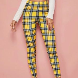 yellow and black JEGGINGS from SHEIN never worn . stretchy material